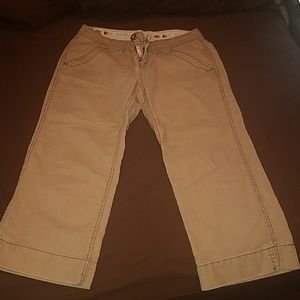 Women's khaki capris